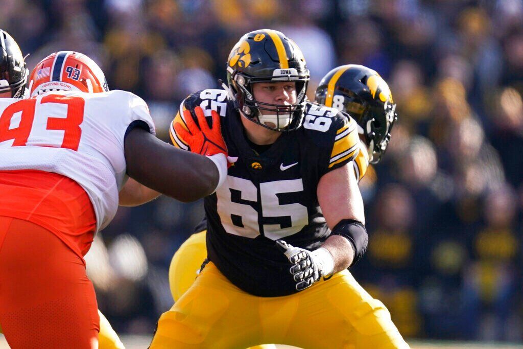 9. Tyler Linderbaum, C, Iowa, Jr.